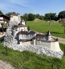oravsky hrad3 park miniatur m